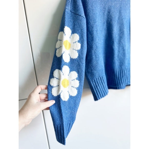 Ultra Flirt Daisy Sweater Blue White Flowers Size Small Knit Mock Neck - Picture 3 of 6